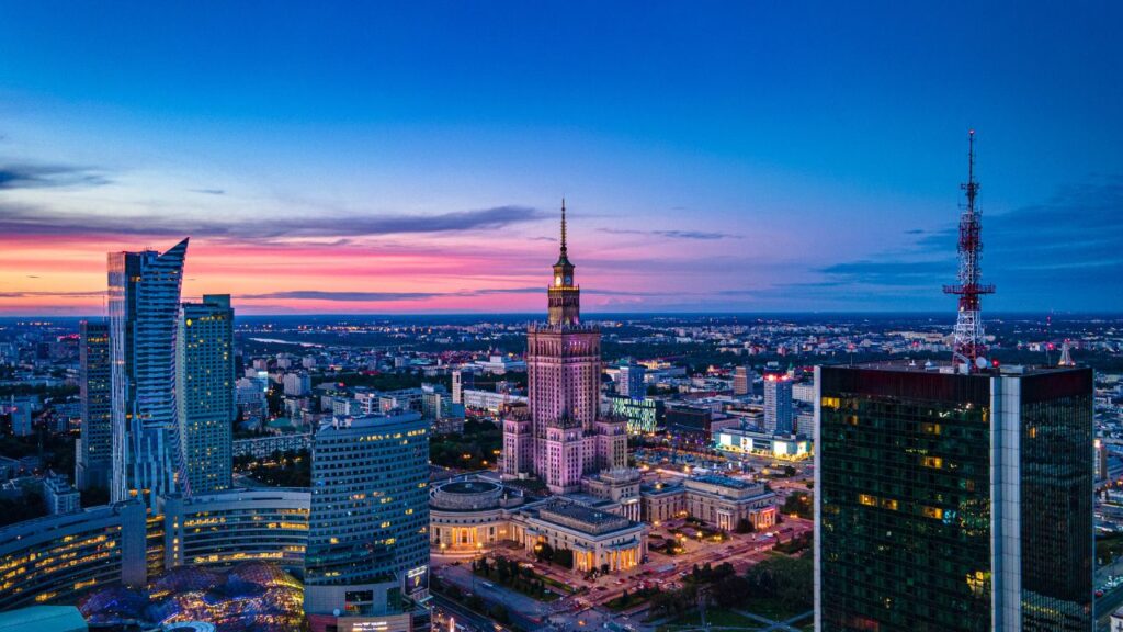 Nowoczesne udogodnienia biznesowe w Hotelu IBIS STYLES Warszawa City
