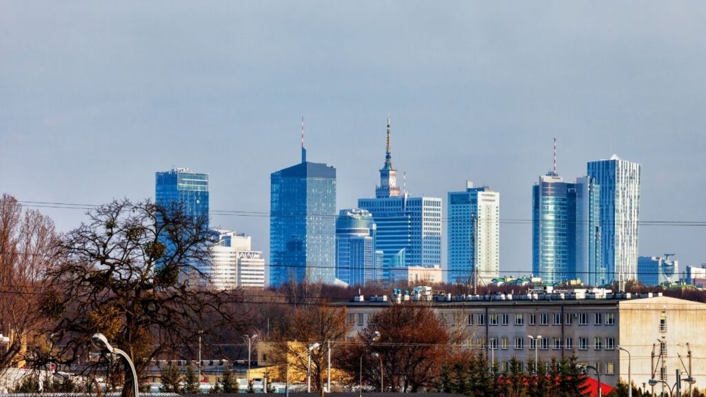 Najlepsze lokalizacje do kupna biura w Warszawie: gdzie warto inwestować?