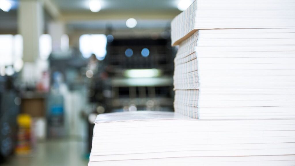 Dlaczego warto zainwestować w drukowanie katalogów?