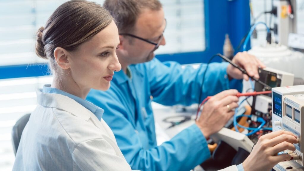 Badanie kompatybilności elektromagnetycznej EMC i parametrów radiowych RED - klucz do sukcesu w branży elektronicznej