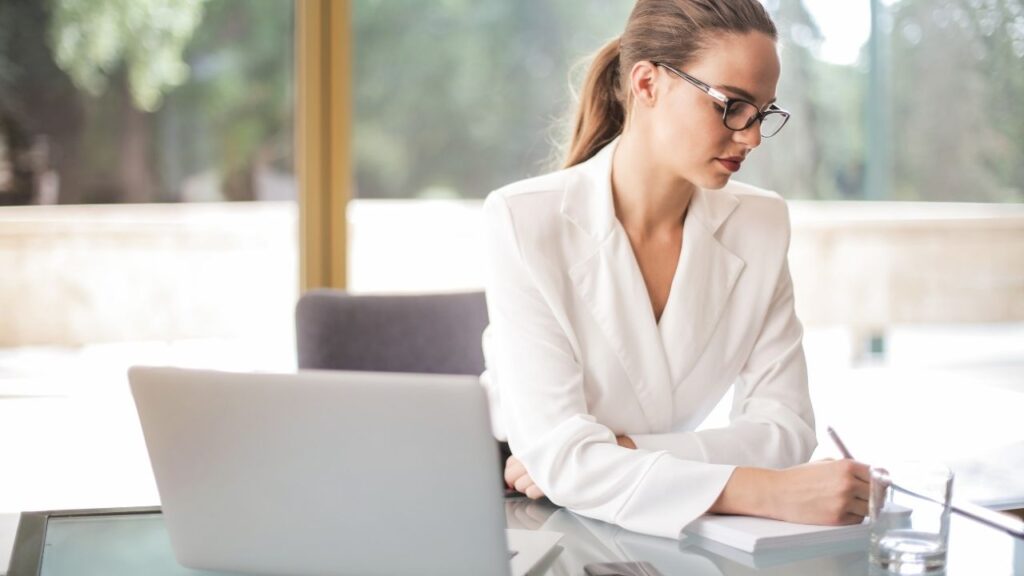 Biuro bez umowy długoterminowej – zalety strefy walk-in-office