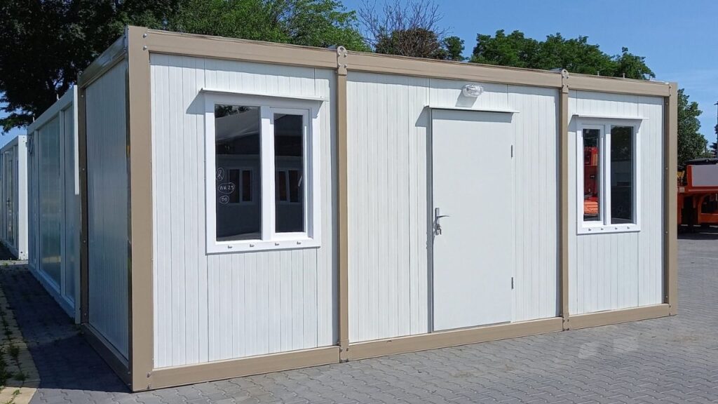 Jak zamówić kontener dostosowany do specyficznych potrzeb? – przewodnik klienta