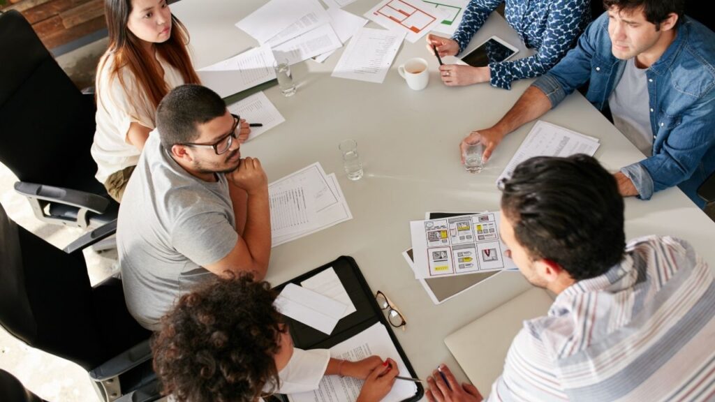 Korzyści dla start-upu – biuro gotowe do pracy vs tradycyjny najem