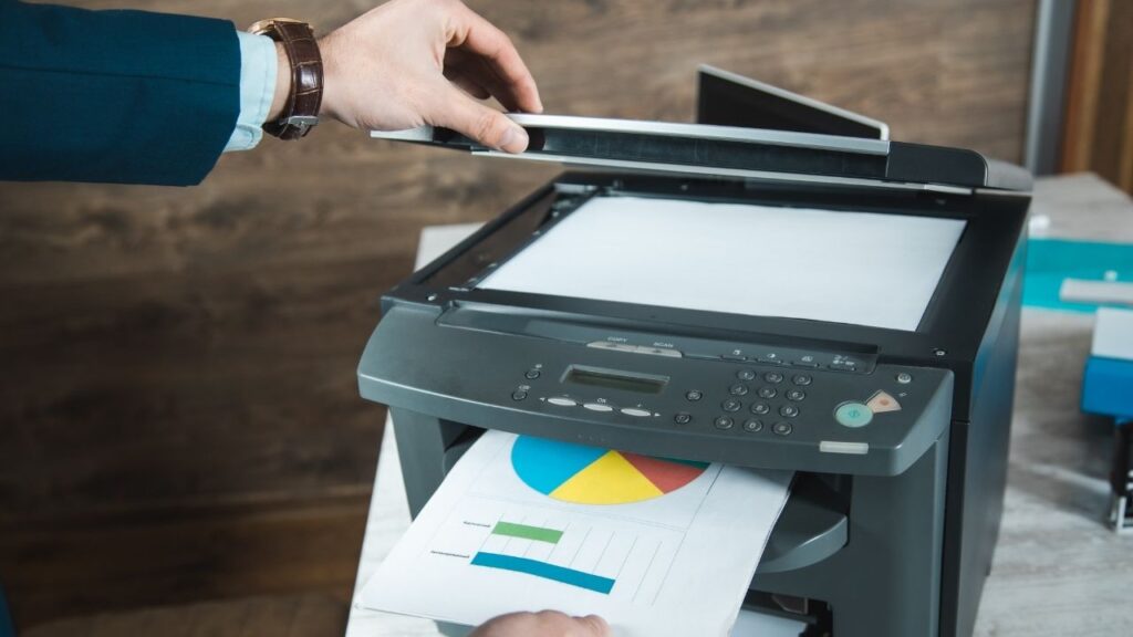 Jak urządzenia wielofunkcyjne wpływają na workflow biura – case study
