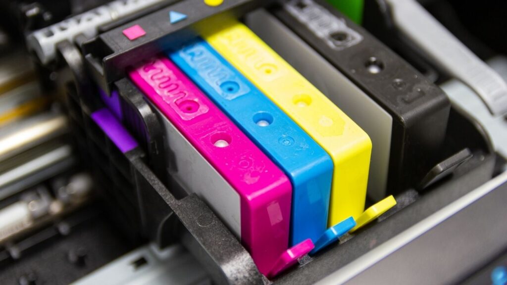 Drukarka pokazuje błąd tonera mimo wymiany – dlaczego tak się dzieje?