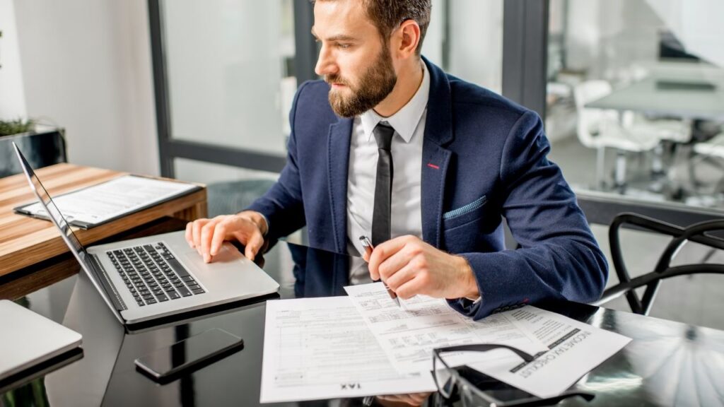Jak działa księgowość dla firm IT